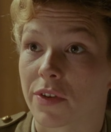 Here sSam seems to have a little more space between her teeth than would typically be found in a supporting actress.